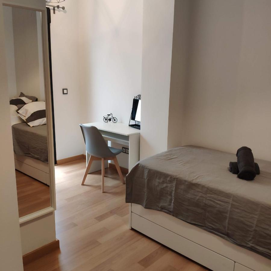 Unique Apartment In Malaga City Center With Pool Εξωτερικό φωτογραφία